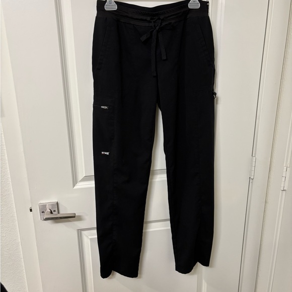 Grey’s Anatomy Black Scrub Set - Picture 2 of 11